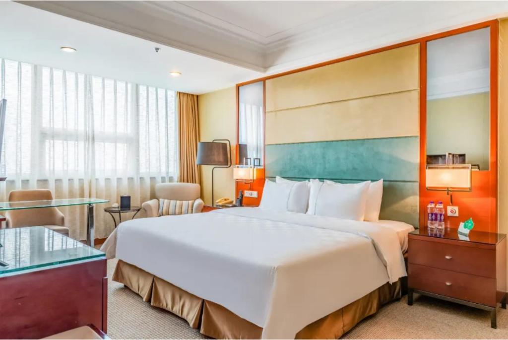 Linyi Blue Horizon Intenational Hotel Экстерьер фото