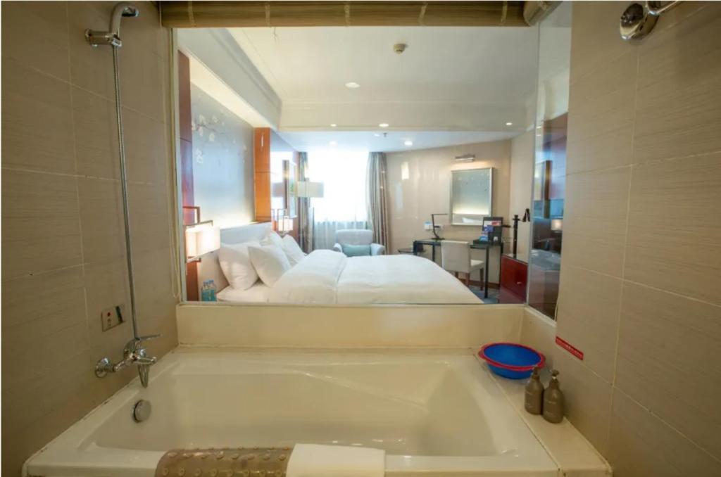 Linyi Blue Horizon Intenational Hotel Экстерьер фото