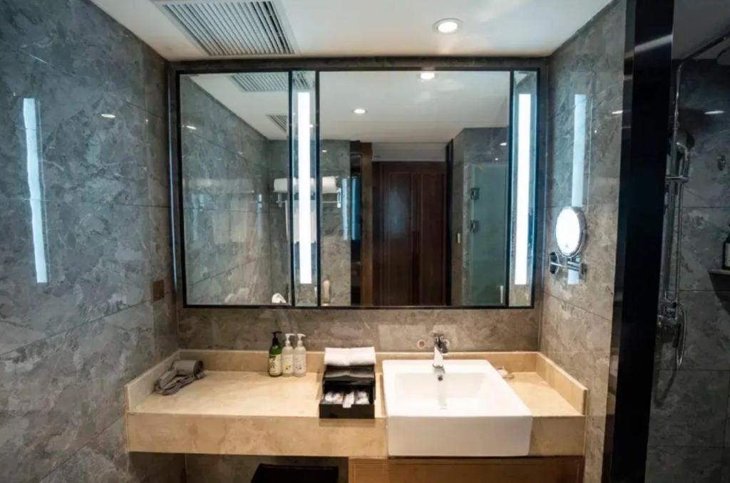 Linyi Blue Horizon Intenational Hotel Экстерьер фото