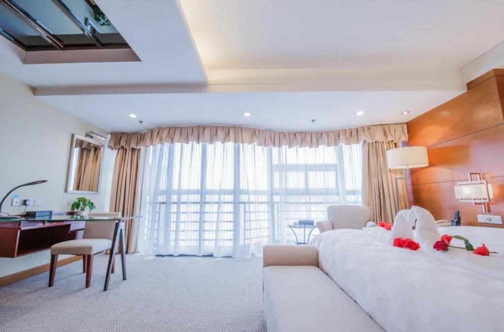 Linyi Blue Horizon Intenational Hotel Экстерьер фото