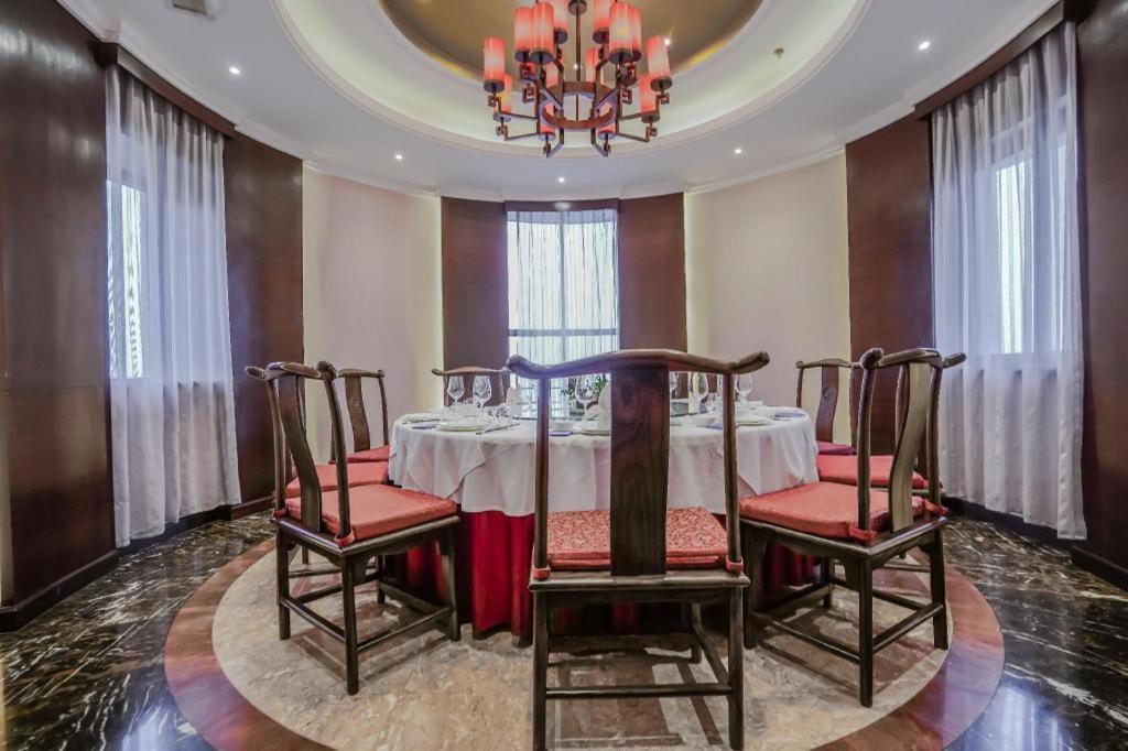 Linyi Blue Horizon Intenational Hotel Экстерьер фото